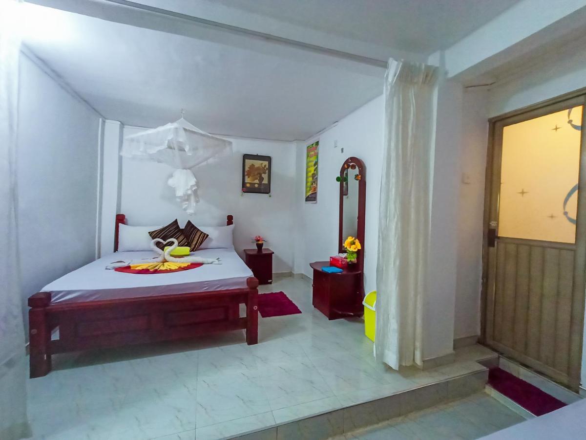 Sigiri Tarushan Home Stay Sigiriya Bagian luar foto