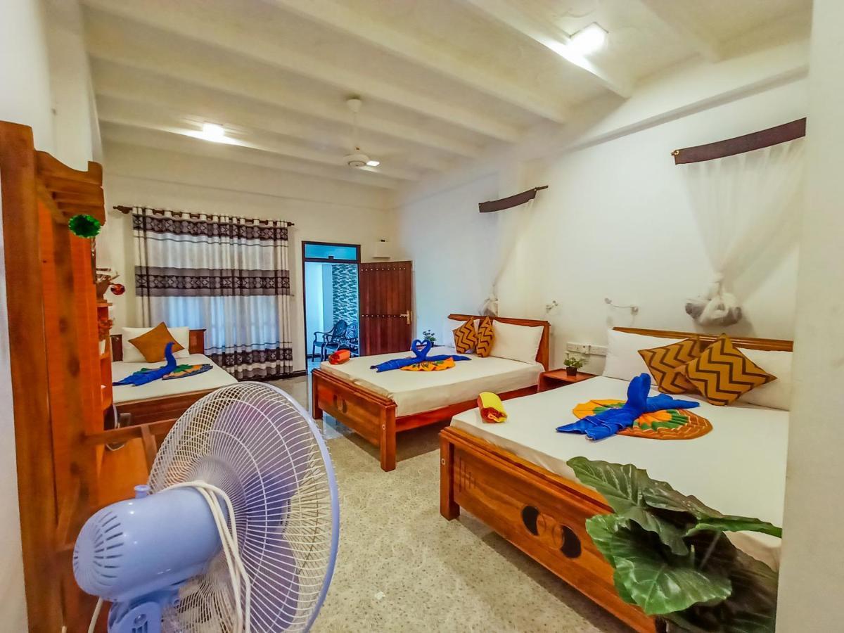 Sigiri Tarushan Home Stay Sigiriya Bagian luar foto