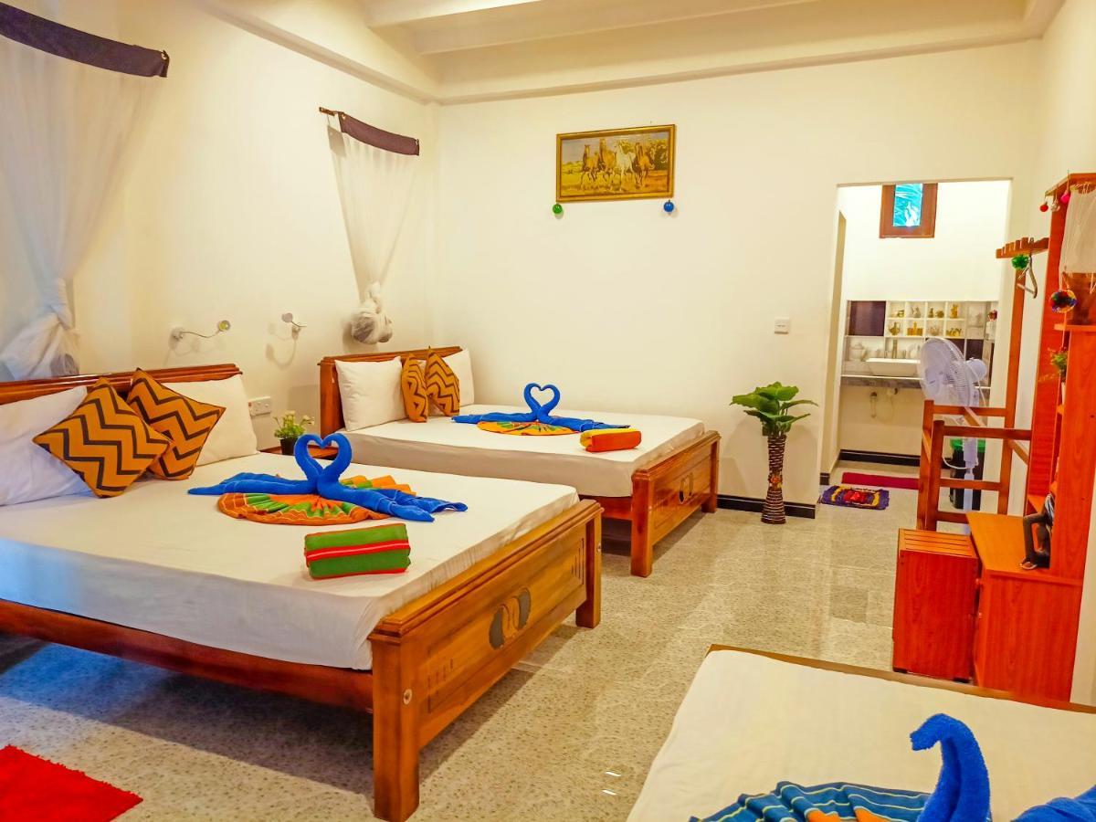 Sigiri Tarushan Home Stay Sigiriya Bagian luar foto