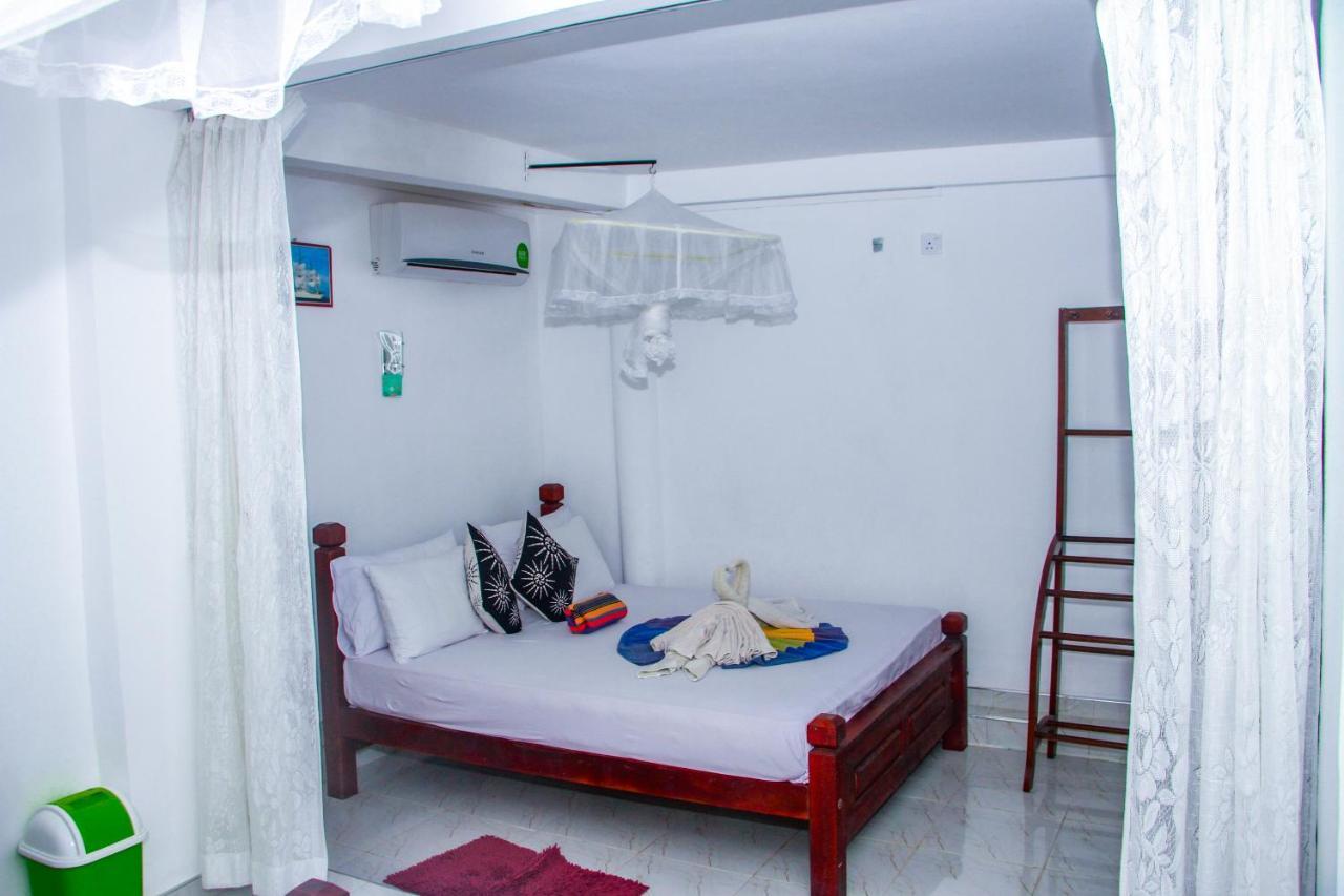 Sigiri Tarushan Home Stay Sigiriya Bagian luar foto