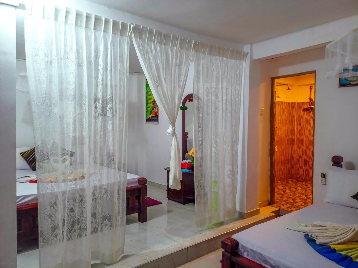 Sigiri Tarushan Home Stay Sigiriya Bagian luar foto
