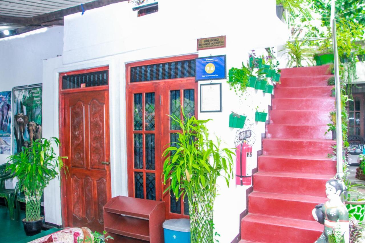 Sigiri Tarushan Home Stay Sigiriya Bagian luar foto