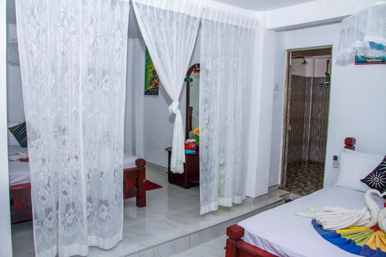 Sigiri Tarushan Home Stay Sigiriya Bagian luar foto