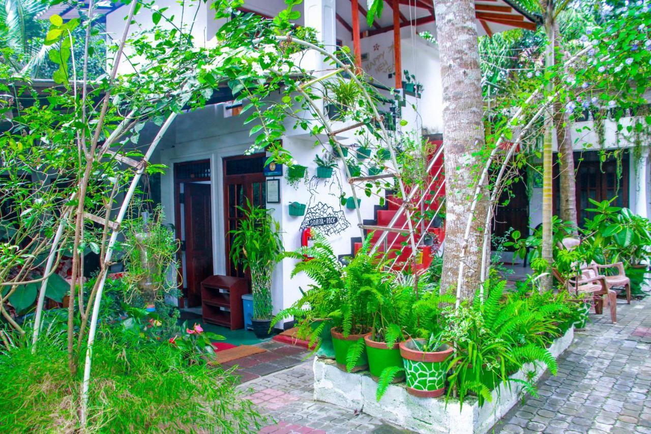 Sigiri Tarushan Home Stay Sigiriya Bagian luar foto