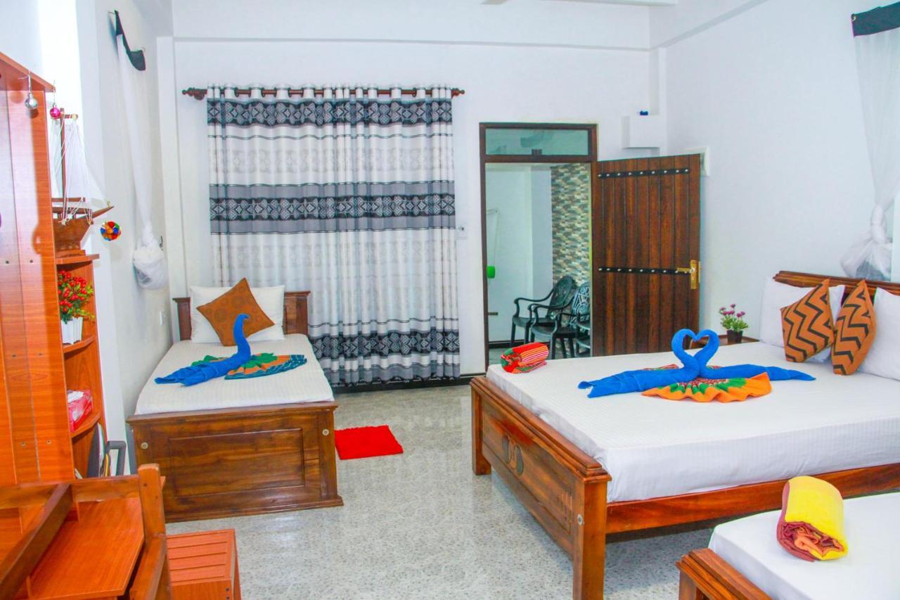 Sigiri Tarushan Home Stay Sigiriya Bagian luar foto