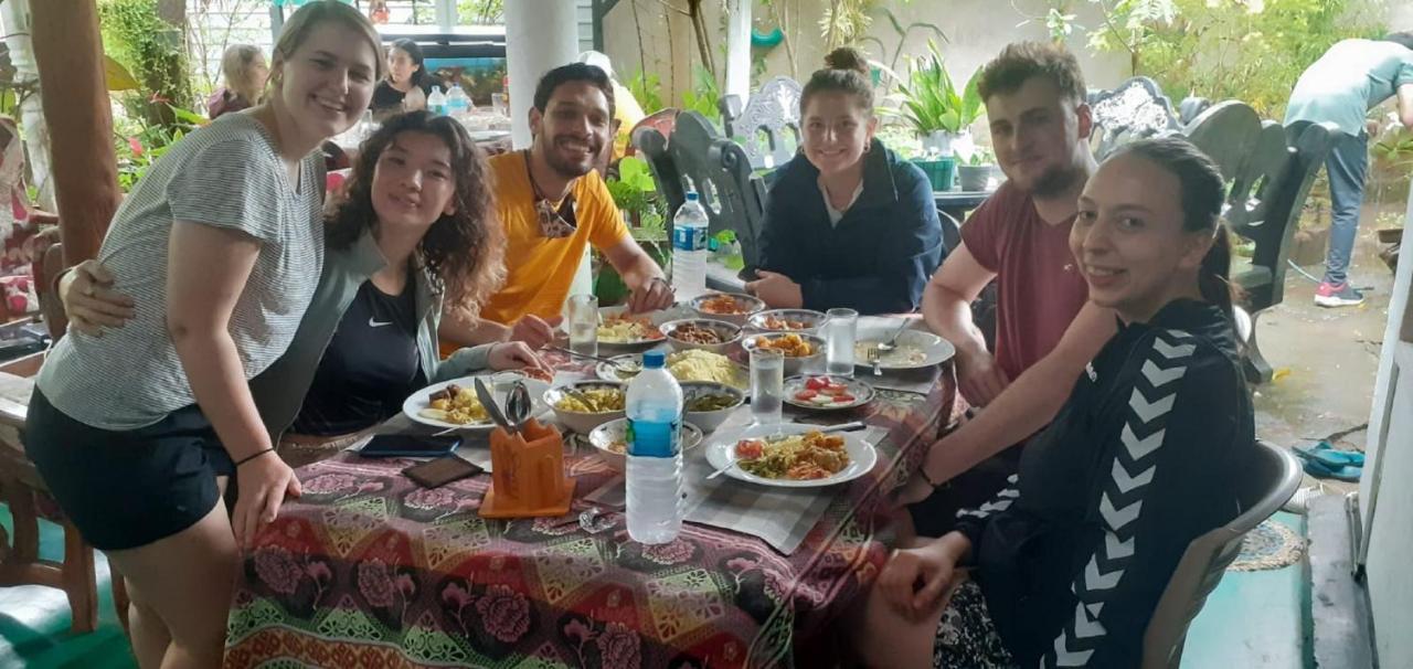Sigiri Tarushan Home Stay Sigiriya Bagian luar foto